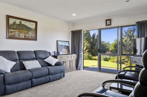Photo of property in 44 Lakeridge Close, Rangatira Park, Taupo, 3330