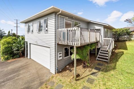 Photo of property in 190 Sunnynook Road, Totara Vale, Auckland, 0627