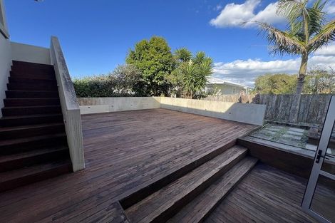 Photo of property in 2/167 Coronation Road, Hillcrest, Auckland, 0627