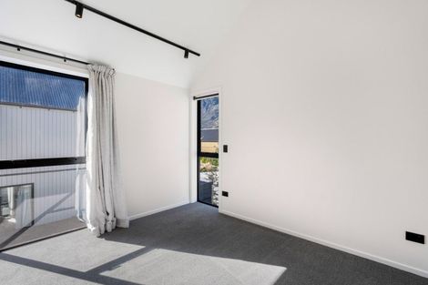 Photo of property in 39 Casterway Crescent, Jacks Point, 9371