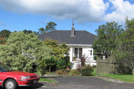 Photo of property in 23 Roland Hill, Glen Eden, Auckland, 0602