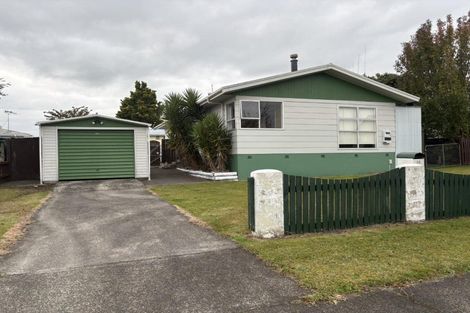 Photo of property in 27 Wairoa Place, Tokoroa, 3420
