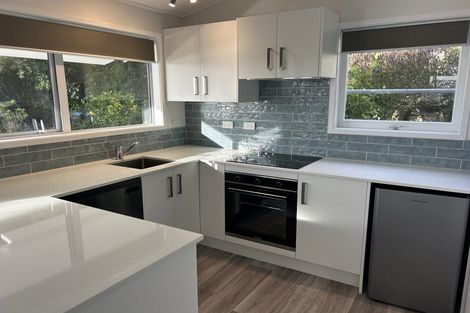 Photo of property in 14b Kahu Road, Paremata, Porirua, 5024