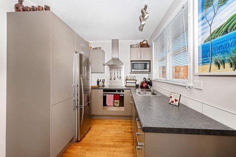 Photo of property in 14 Justin Place, Te Atatu Peninsula, Auckland, 0610