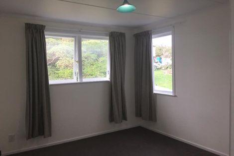 Photo of property in 1b Durham Street, Cannons Creek, Porirua, 5024