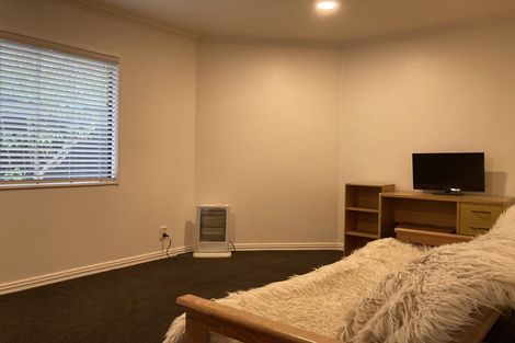 Photo of property in 10 Rua Street, Lyall Bay, Wellington, 6022