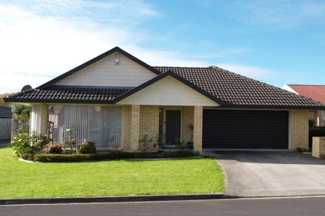 Photo of property in 2/10 Caldbeck Rise, Northpark, Auckland, 2013