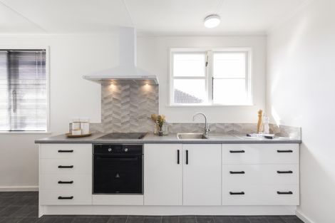 Photo of property in 2 Avon Terrace, Roslyn, Palmerston North, 4414