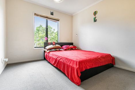 Photo of property in 56 Verdale Circle, Glen Eden, Auckland, 0602