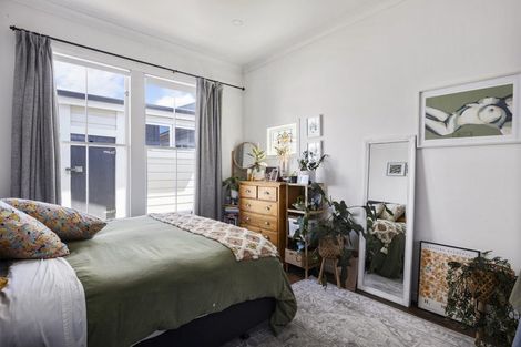 Photo of property in 109 Onepu Road, Lyall Bay, Wellington, 6022