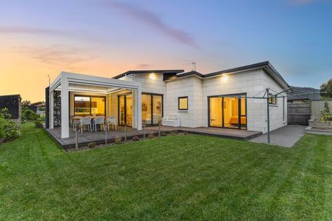 Photo of property in 4 Kaiwaru Place, Waikanae, 5036