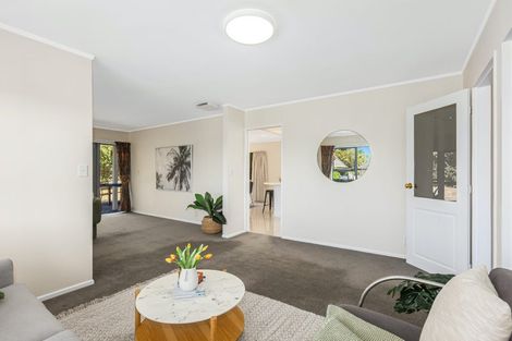 Photo of property in 122 Westchester Drive, Churton Park, Wellington, 6037