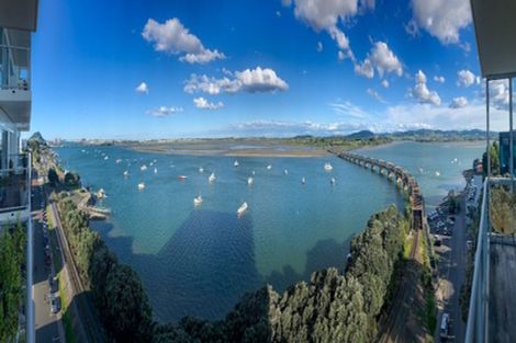 Photo of property in 72 Devonport Road, Tauranga, 3110