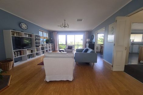 Photo of property in 11 The Anchorage, Whitby, Porirua, 5024