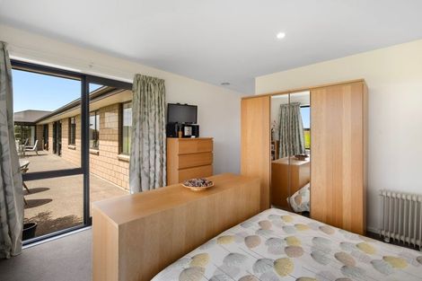 Photo of property in 24 Whitcombe Place, Darfield, 7571