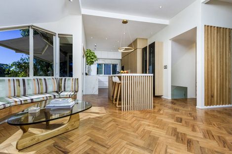 Photo of property in 1/9 The Esplanade, Castor Bay, Auckland, 0620