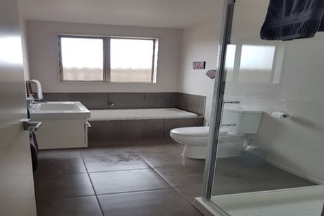 Photo of property in 2/2 Harkness Place, Westport, 7825