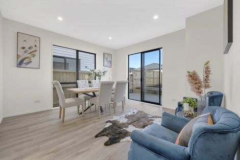 Photo of property in 7 Woven Place, Karaka, 2113