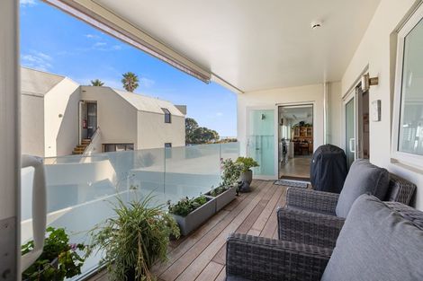 Photo of property in 154 Marine Parade, Mount Maunganui, 3116