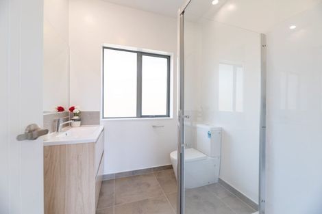 Photo of property in 1 Tarara Lane, Kumeu, 0810