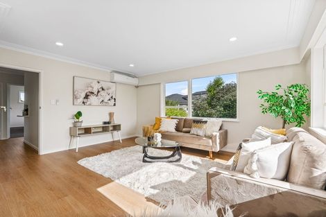 Photo of property in 34 Cyclarama Crescent, Massey, Auckland, 0614