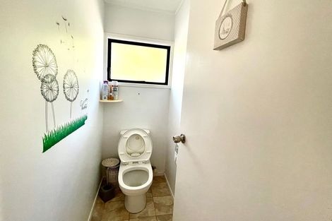 Photo of property in 19 Santiago Crescent, Unsworth Heights, Auckland, 0632