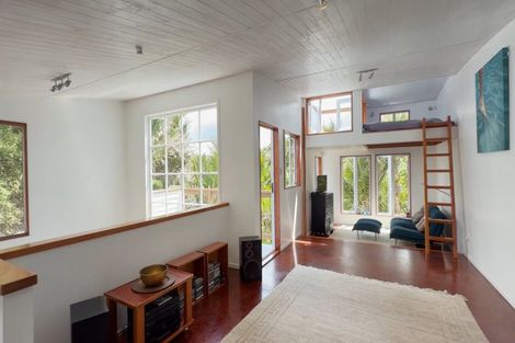 Photo of property in 17 Rayner Road, Piha, New Lynn, 0772