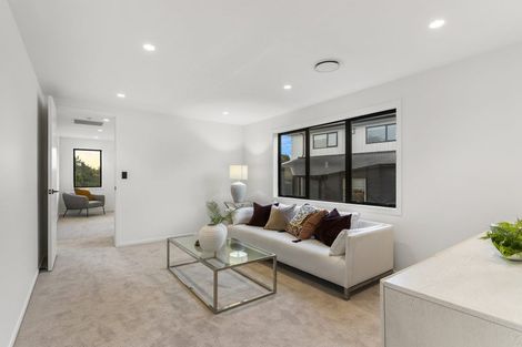 Photo of property in 28a Oliver Twist Avenue, Mellons Bay, Auckland, 2014
