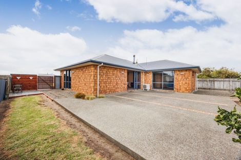 Photo of property in 64 Andrews Street, Foxton Beach, Foxton, 4815