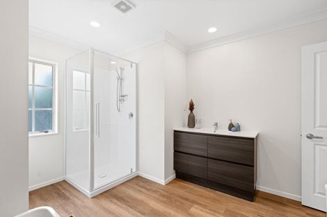 Photo of property in 14 Olliver Grove, Waikanae Beach, Waikanae, 5036