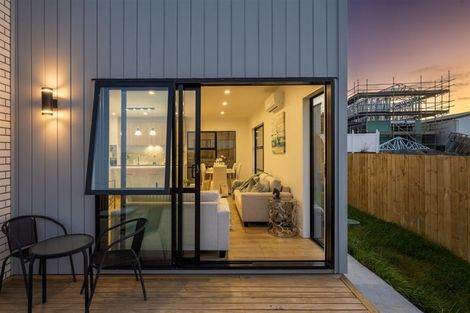 Photo of property in 1 Horokaka Street, Massey, Auckland, 0614