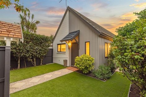 Photo of property in 19 Trafalgar Street, St Albans, Christchurch, 8014