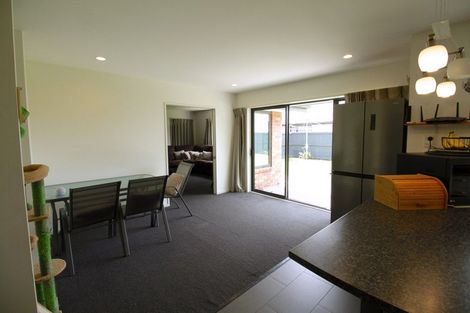 Photo of property in 2 Little Oaks Drive, Yaldhurst, Christchurch, 8042