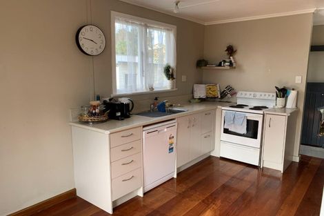 Photo of property in 36 Bruce Street, Hunterville, 4730