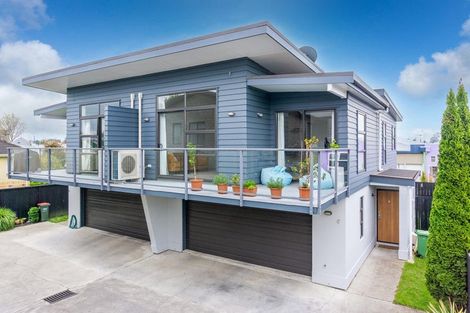 Photo of property in 17u4 Cook Street, Hamilton East, Hamilton, 3216