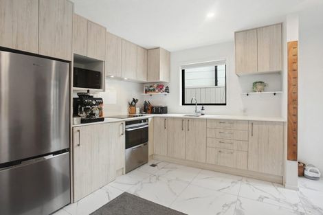 Photo of property in 6/2 Jadewynn Drive, Massey, Auckland, 0614