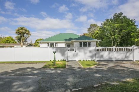 Photo of property in 49 Cambridge Road, Riverhead, 0820