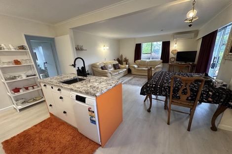 Photo of property in 25b Pehi Kupa Street, Waikanae, 5036