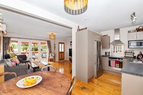 Photo of property in 14 Justin Place, Te Atatu Peninsula, Auckland, 0610