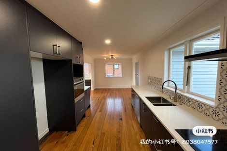 Photo of property in 71 Archibald Road, Kelston, Auckland, 0602
