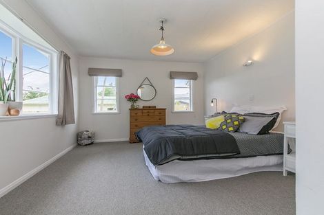 Photo of property in 49 Cambridge Road, Riverhead, 0820