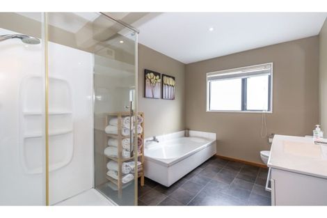 Photo of property in 8 Herbs Place, Cashmere, Christchurch, 8022