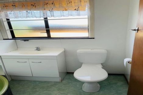 Photo of property in 1/22 Holland Road, Hillcrest, Auckland, 0627