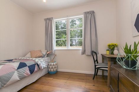 Photo of property in 49 Cambridge Road, Riverhead, 0820