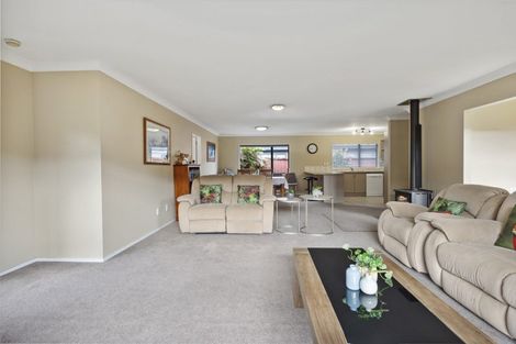 Photo of property in 56a Aquarius Drive, Kawaha Point, Rotorua, 3010