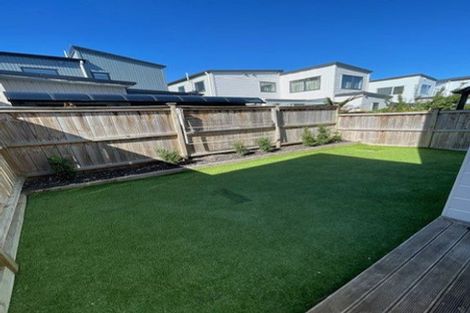 Photo of property in 16 Minhas Road, Papakura, 2110