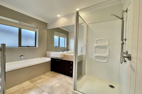 Photo of property in 6 Oak Bark Drive, Schnapper Rock, Auckland, 0632