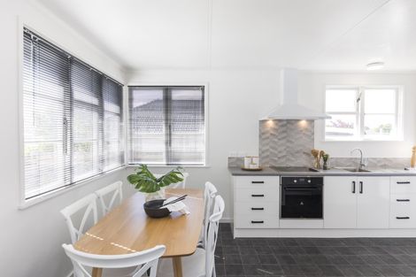 Photo of property in 2 Avon Terrace, Roslyn, Palmerston North, 4414