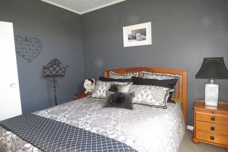 Photo of property in 22 Queen Street, Westport, 7825