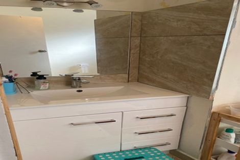 Photo of property in 4 Gallony Avenue, Massey, Auckland, 0614